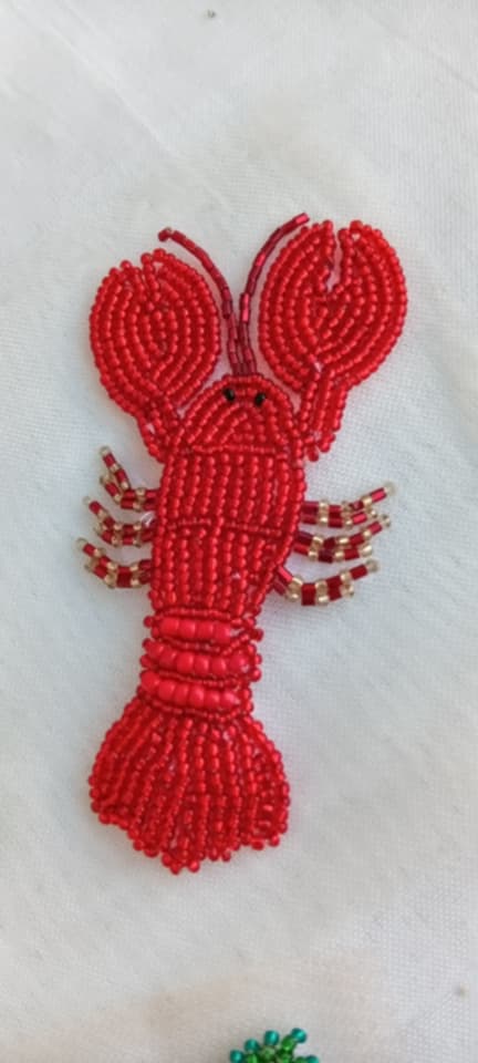 Motifs artisanaux brodés à la main – Image 2