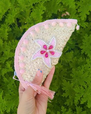 Pochette artisanale en feuille de palmier